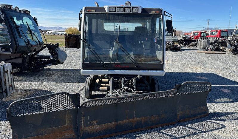 2010 Prinoth Husky with 8-person passenger cabin full